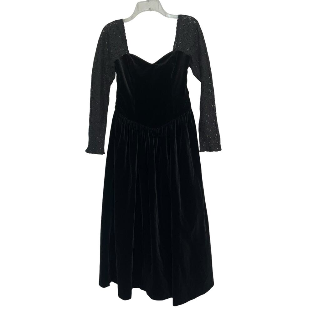 Vintage Laura Ashley Black Velvet Lace Sleeve Dress Sweetheart Neckline 12
